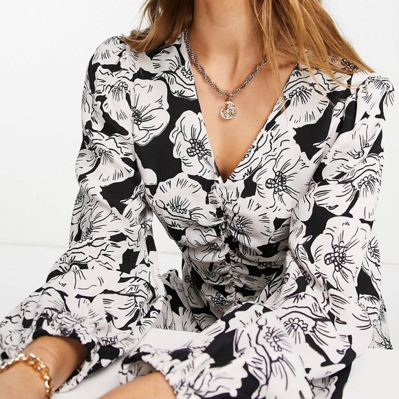 High low dress - Picture 2 of 3